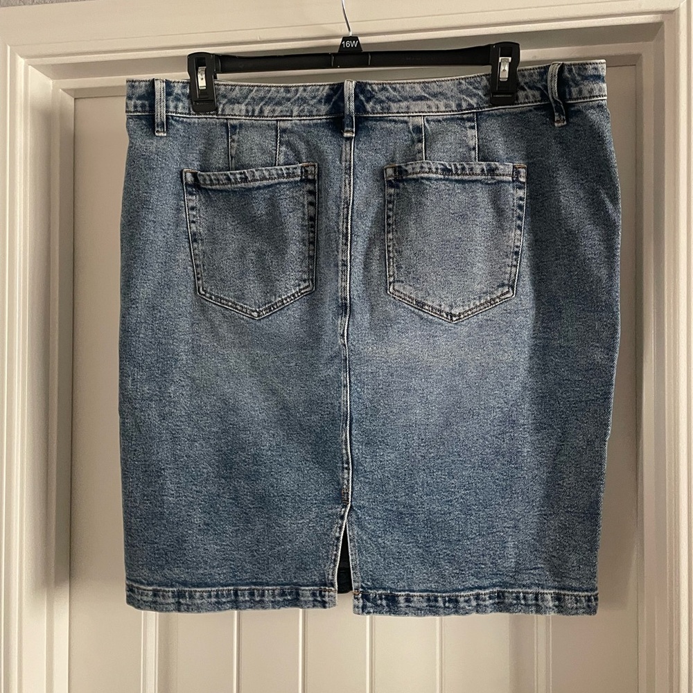 Lane Bryant Washed Light Blue Denim Jean Skirt - Picture 5 of 9